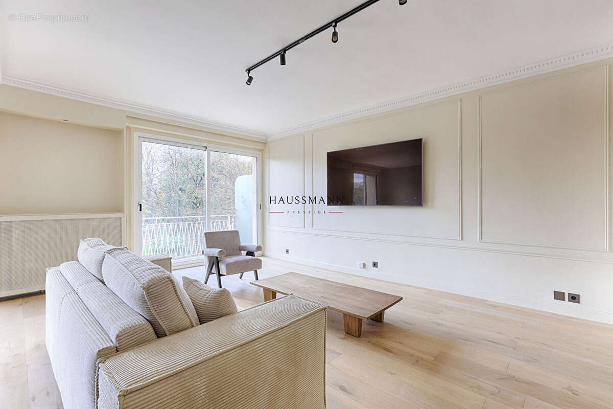 Appartement à NEUILLY-SUR-SEINE