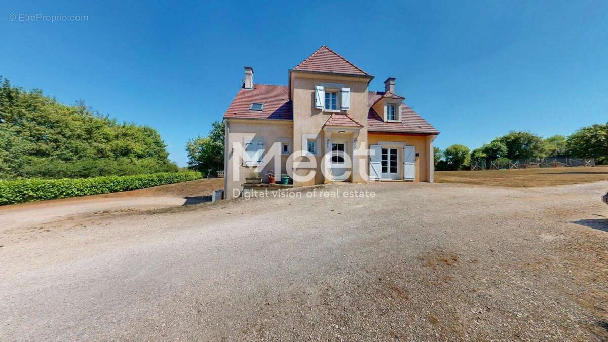 Maison - 8 pièces - 5 chambres - photo 19
