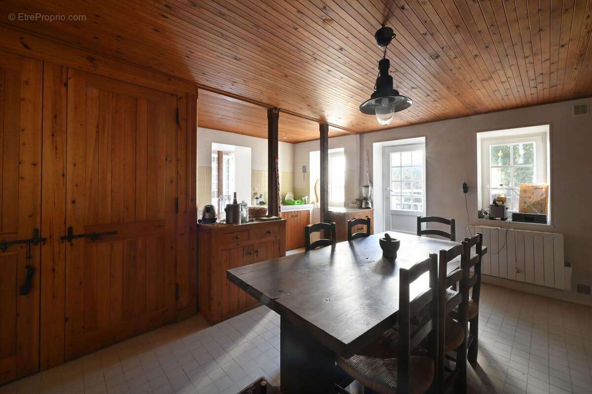 Maison à SAINT-CLEMENT-DES-BALEINES