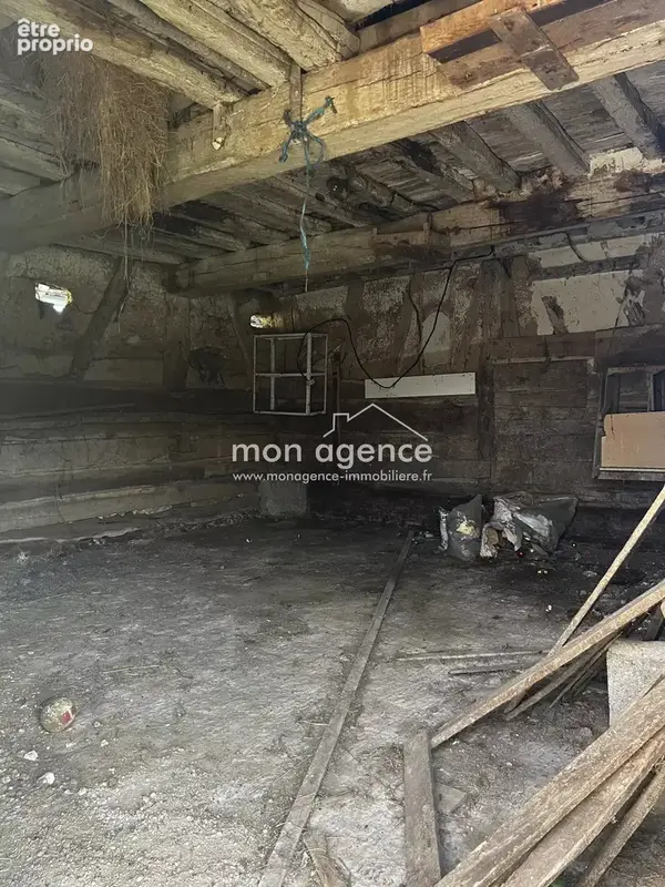 Longère à rénover avec bâtiments sur environ 2200m2 de terrain - photo 5