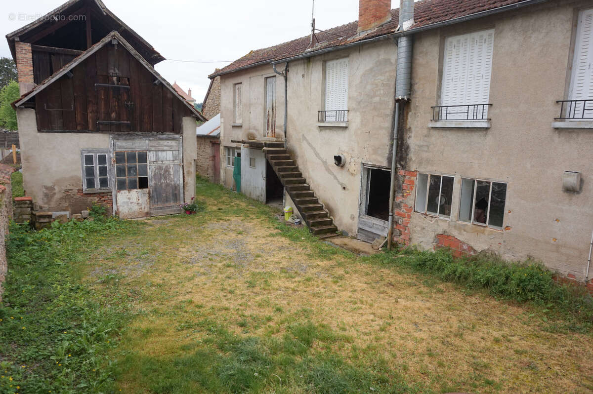 Maison à LUZY