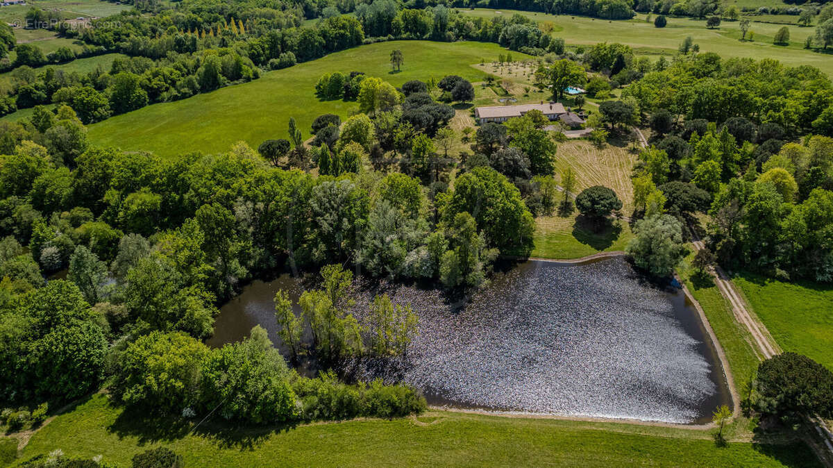 Fabuleux domaine de plus de 37 hectares aux portes de Bordeaux - photo 4