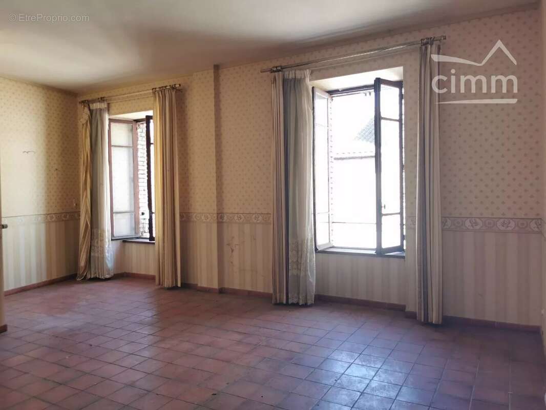 Maison à LABLACHERE