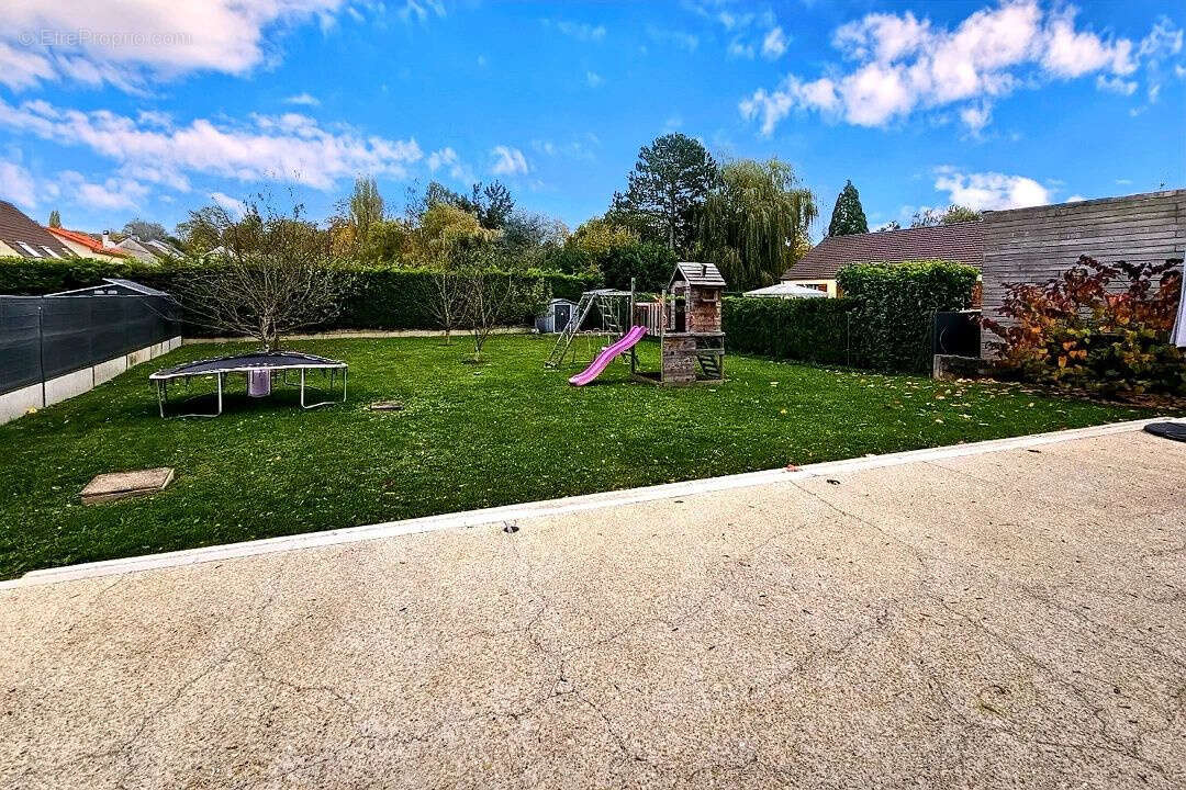 Maison à COUILLY-PONT-AUX-DAMES