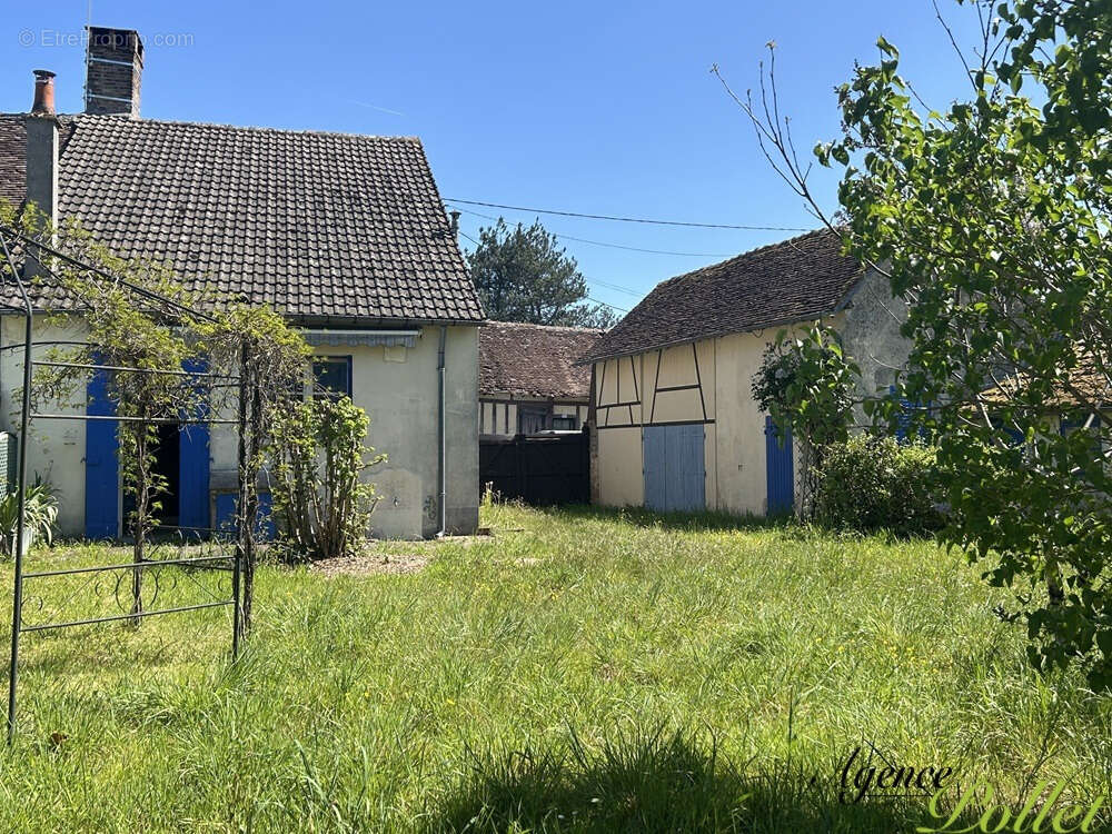 Maison à BRINON-SUR-SAULDRE