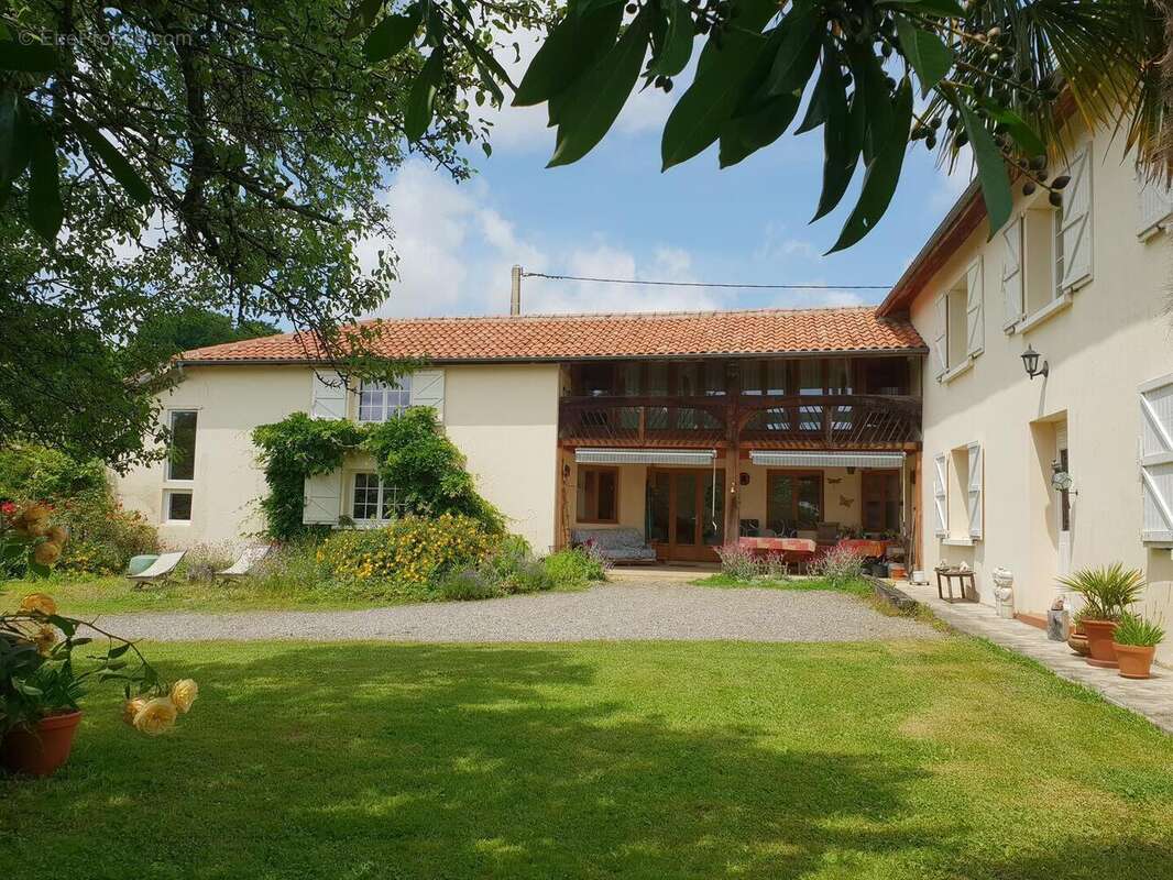 F4 - Maison à TRIE-SUR-BAISE