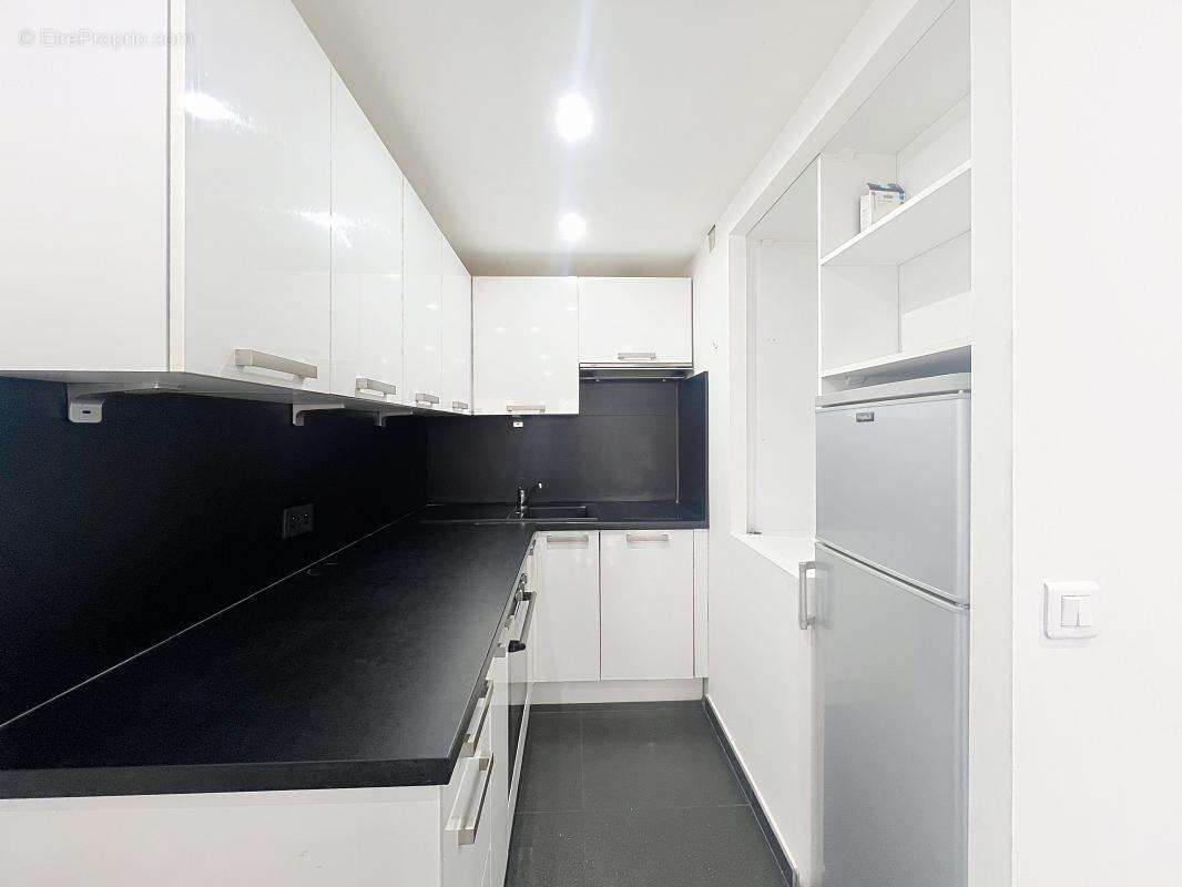 Appartement à SAINT-LAURENT-DU-VAR