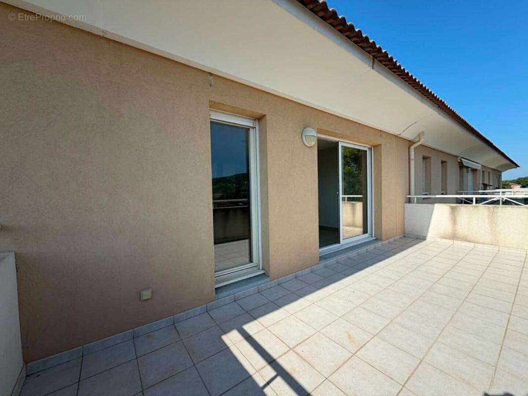 Appartement Brignoles 3 pièce(s) 64m2 - photo 2