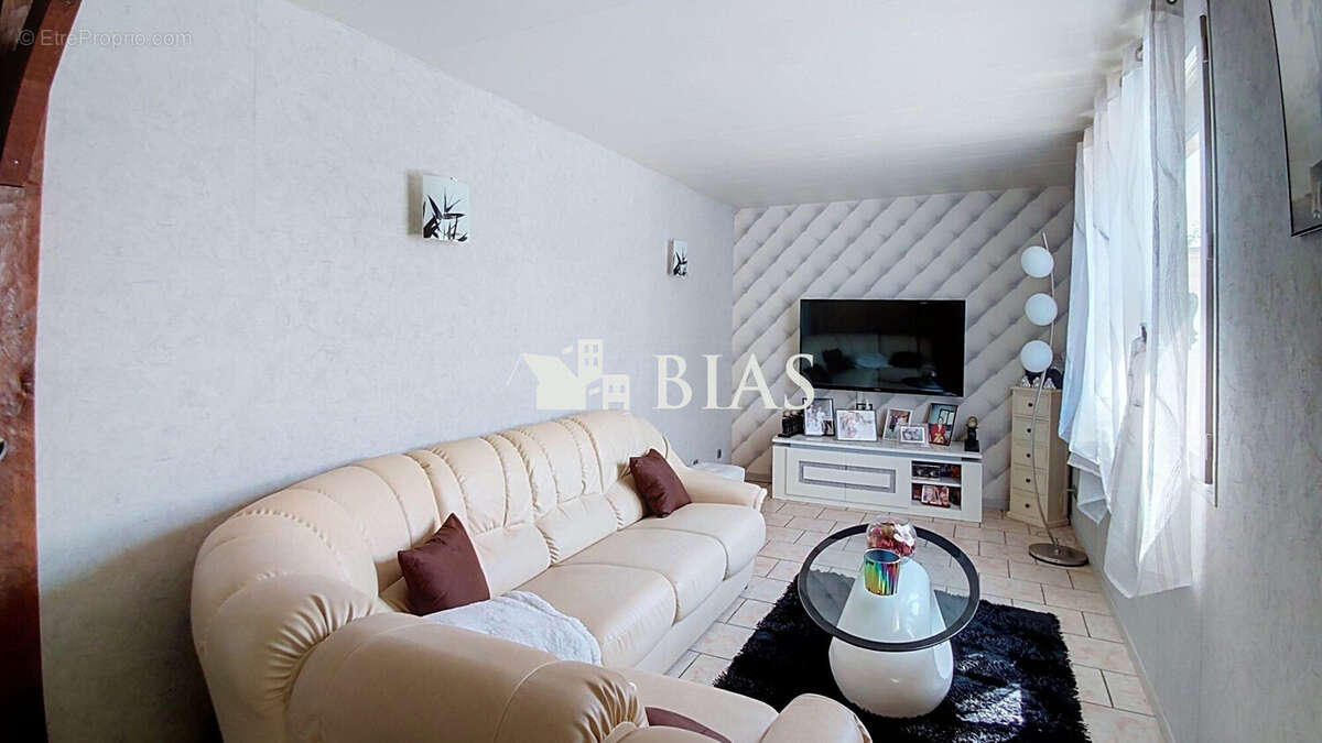 Maison 159 m² à Saint-Ouen-De-Thouberville  - photo 4