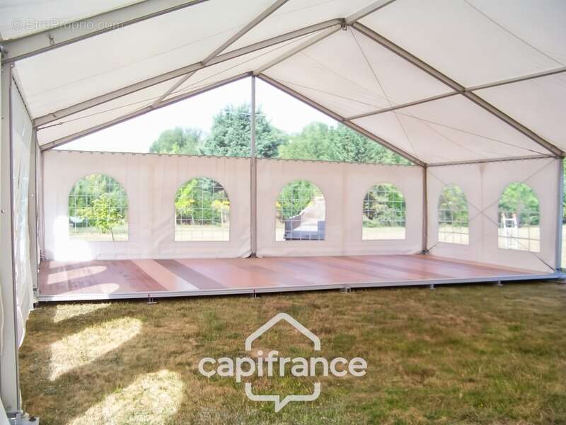 Commerce à SAINTE-LIVRADE-SUR-LOT