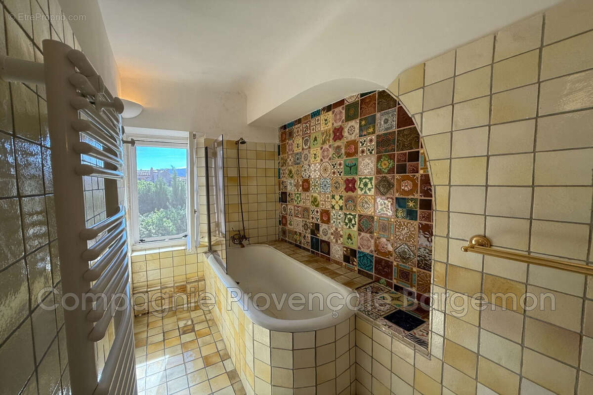 Appartement à BARGEMON