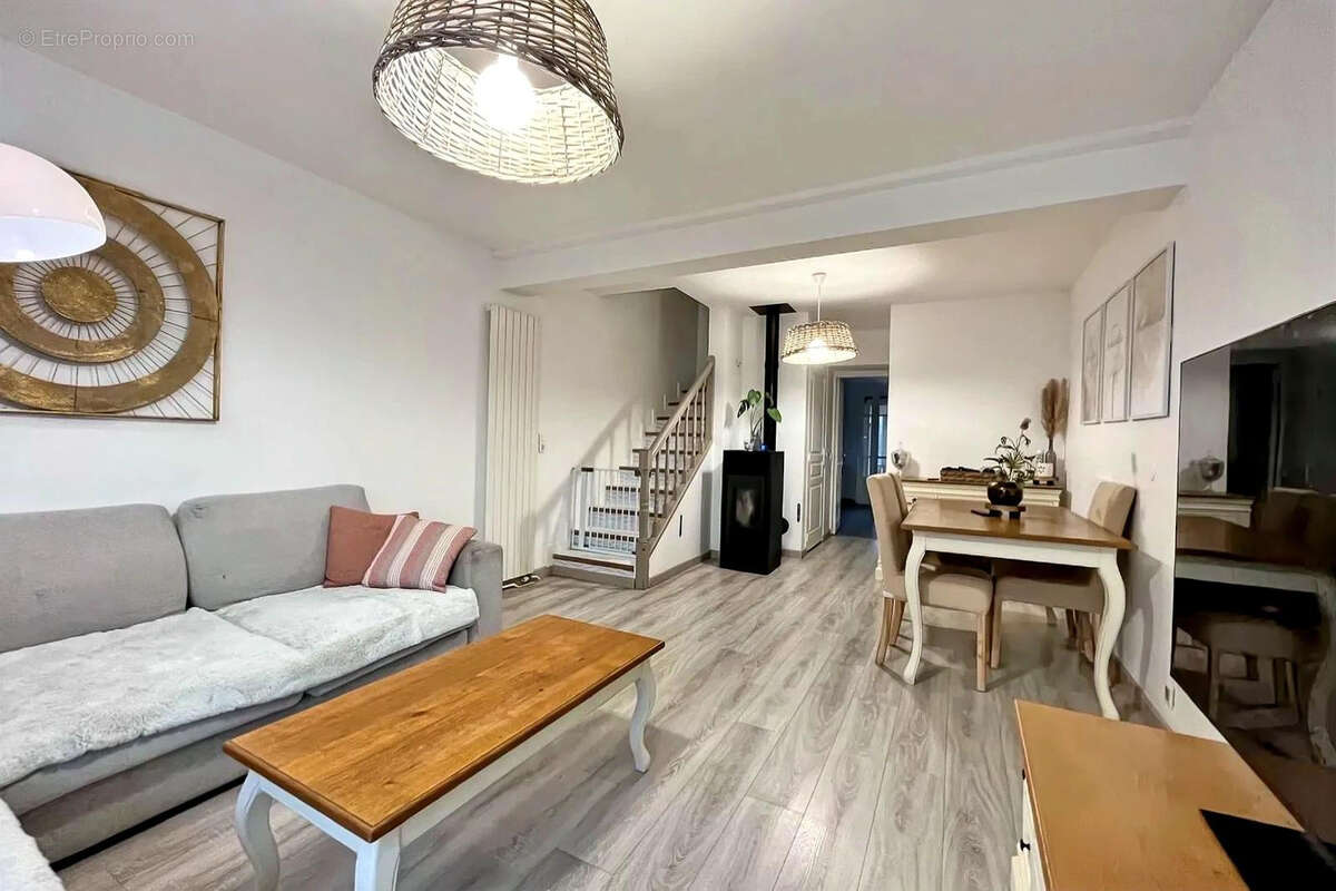 Maison à DAMMARTIN-SUR-TIGEAUX