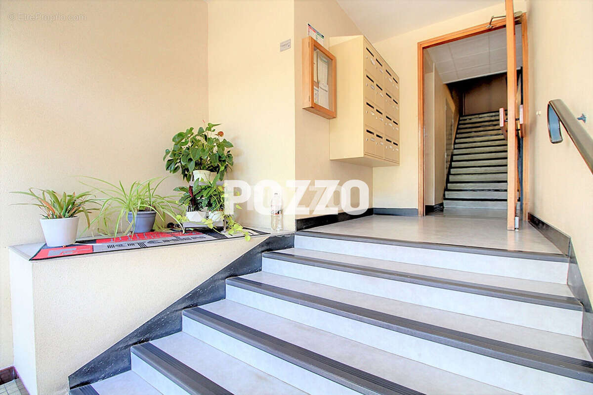 VENTE : appartement F3 (71,92 m² Carrez) à GRANVILLE - photo 8
