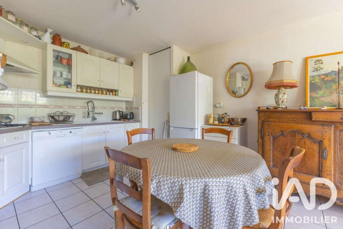 Appartement 66 m² à Bassens  - photo 4