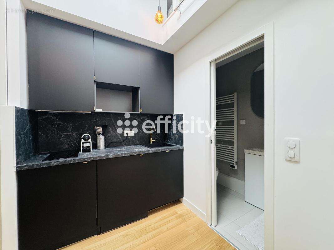 Appartement à PARIS-10E