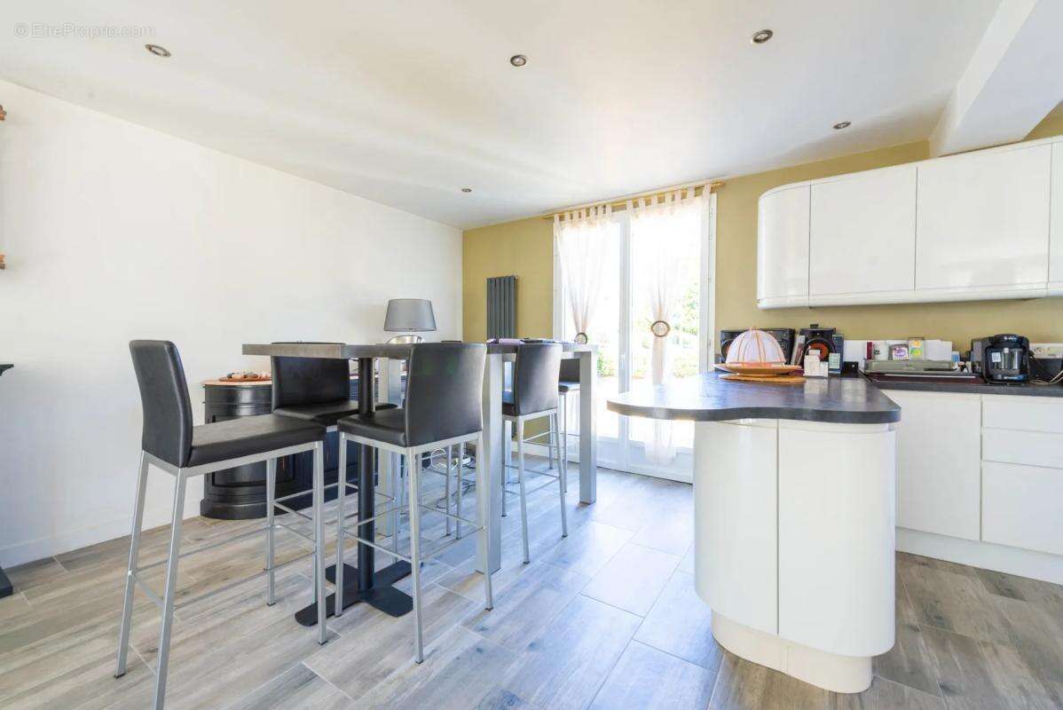 Maison familiale rénovée 4 chambres, environnement bucolique à Saint-Arnoult-en-Yvelines - photo 11
