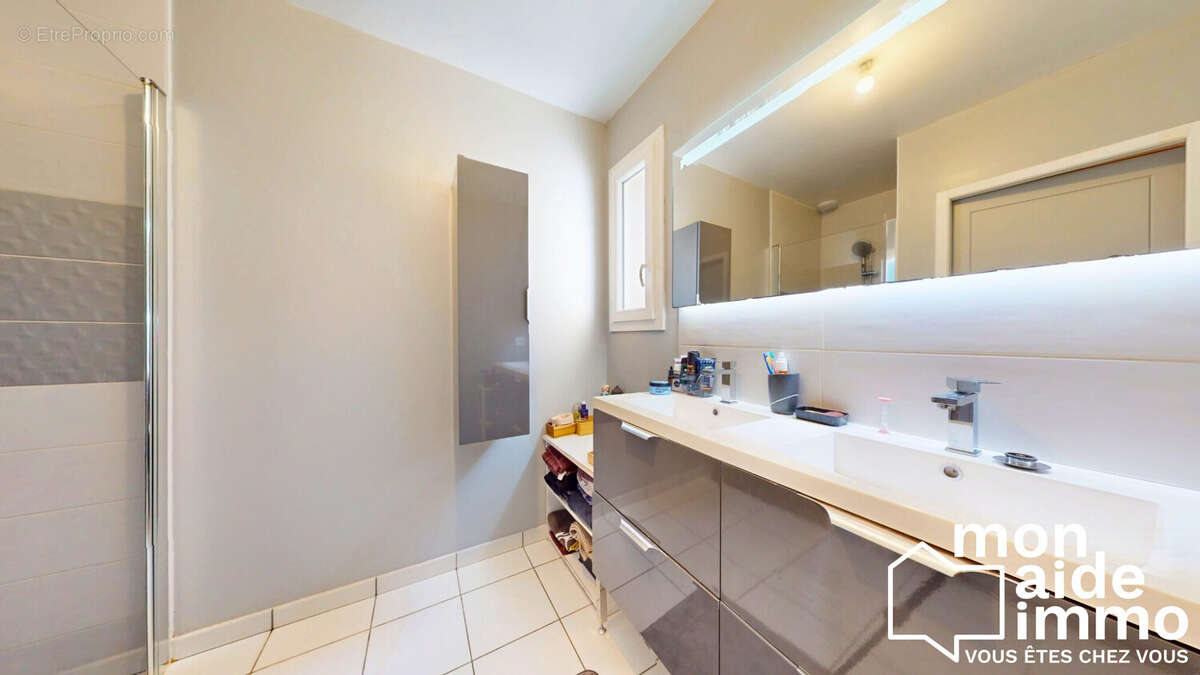 Maison à FARGUES-SAINT-HILAIRE