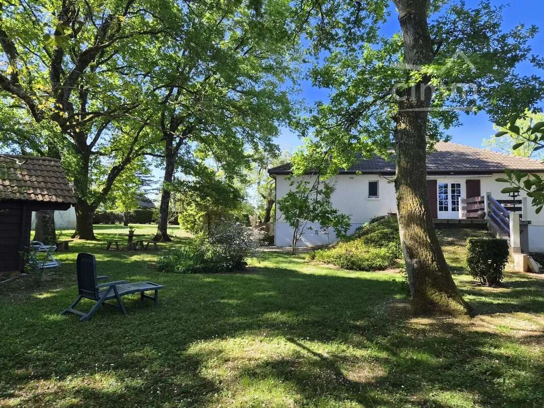 Maison à SAINT-ELOY-DE-GY