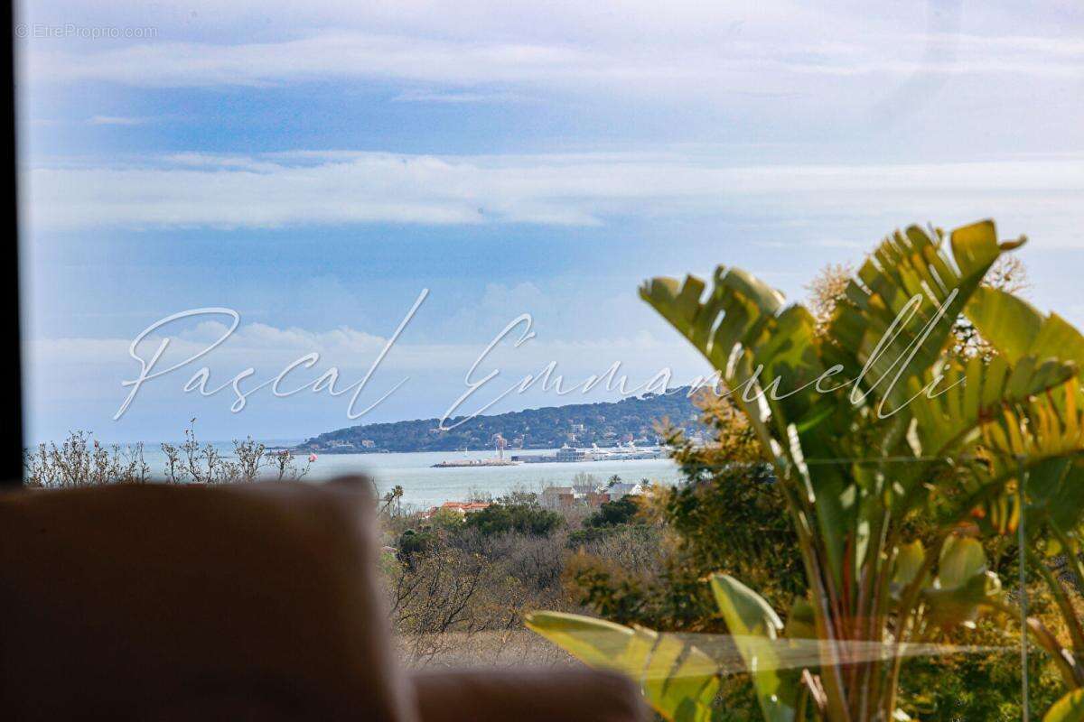 Appartement à VILLENEUVE-LOUBET