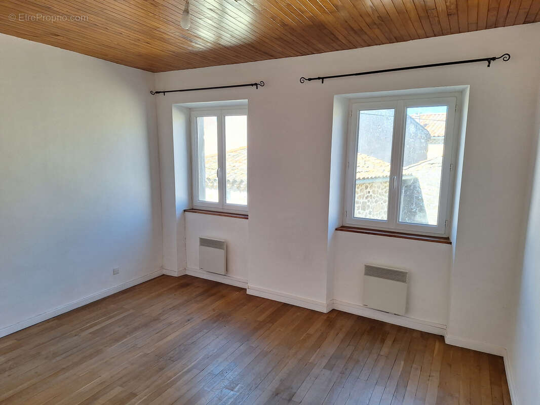 Maison à SAINT-JEAN-CHAMBRE