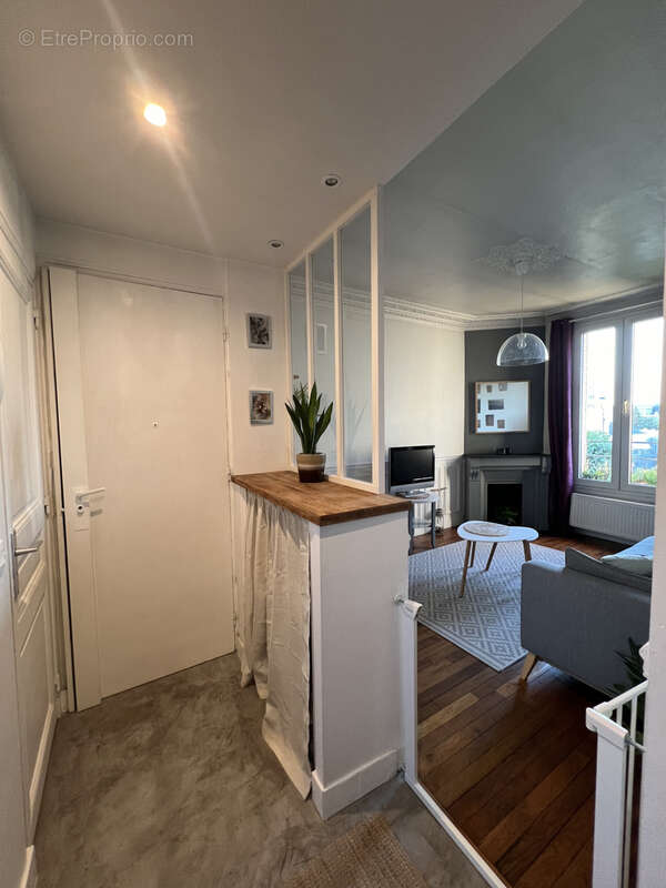 Appartement à LA GARENNE-COLOMBES