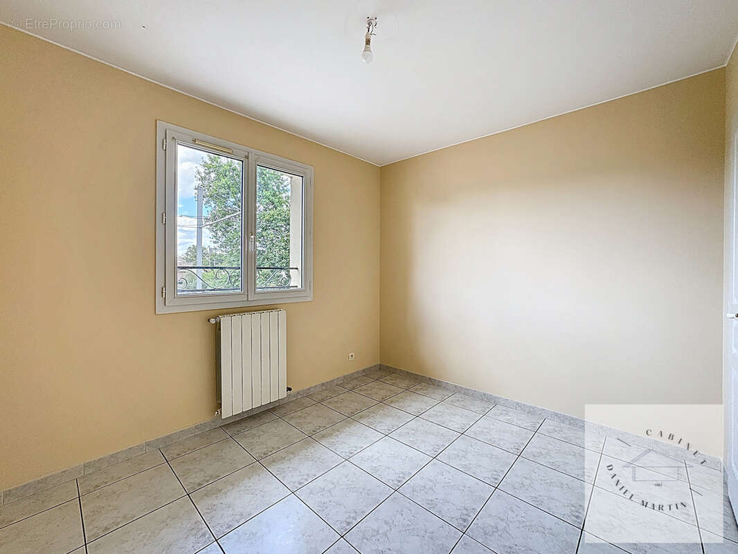 A vendre - maison a etage avec jardin et garage begles - photo 11