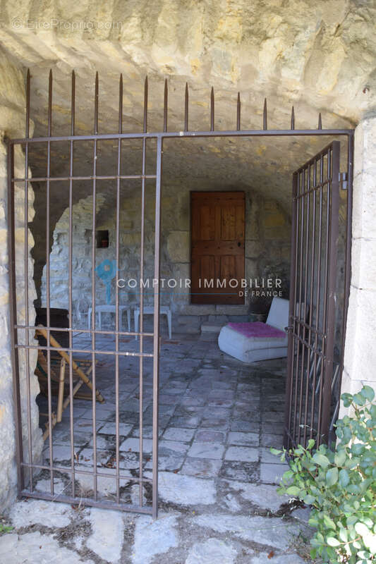 Maison à GROSPIERRES