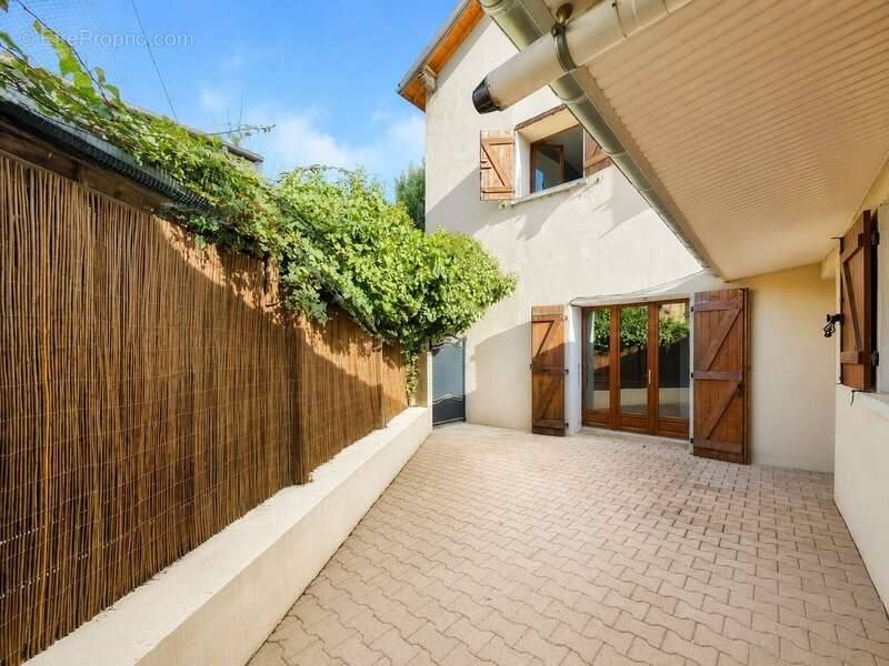 Maison à VILLEURBANNE