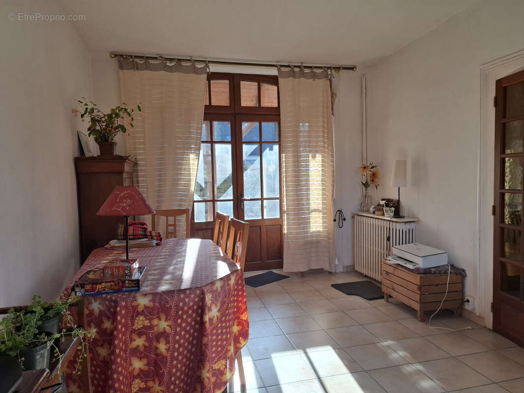 Maison à SAINT-YRIEIX-LA-PERCHE