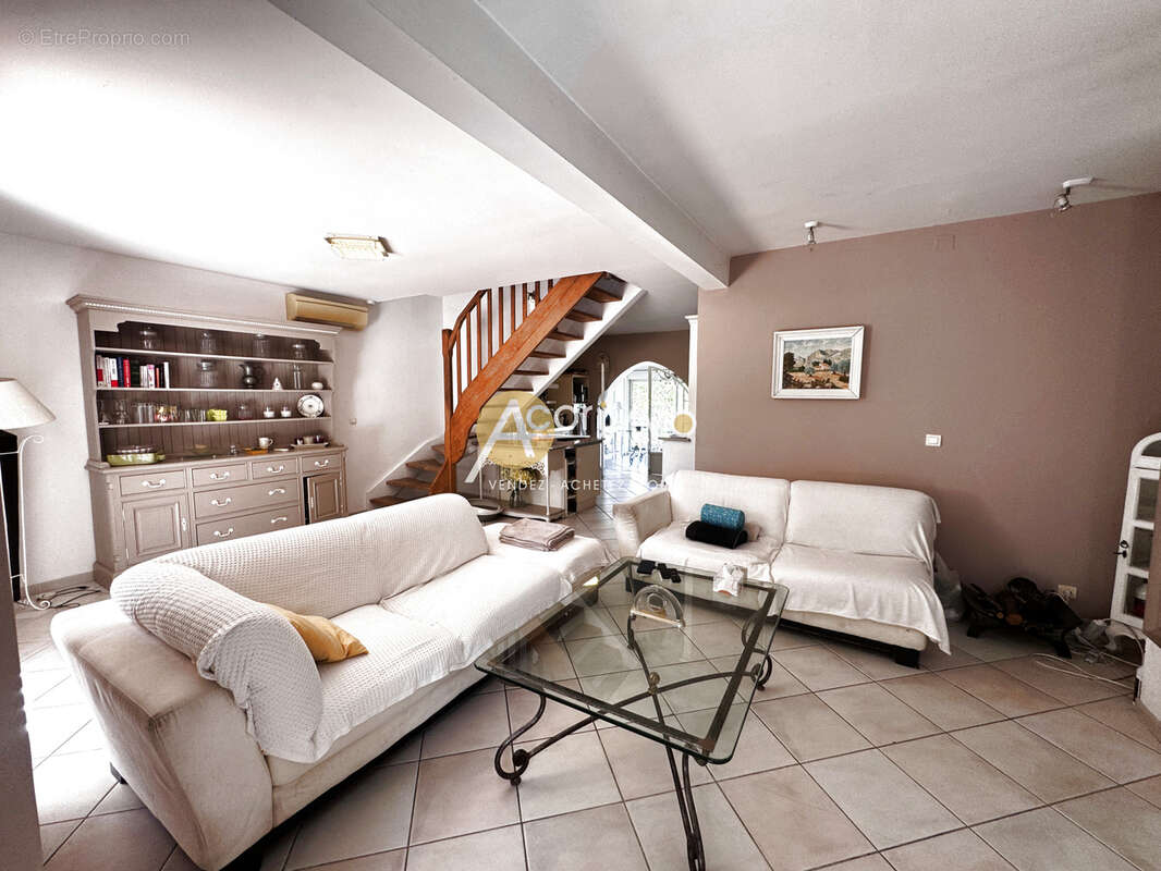 Villa 4 pièces 103 m2 hab-terrain 400 m2 + garage,  Sanary quartier de  La gorguette proche de la plage - photo 7