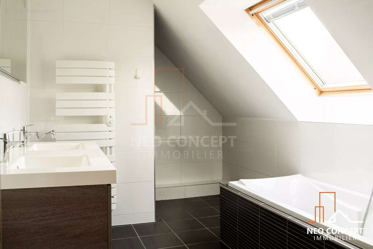Maison contemporaine de 2012 sur 10 ares – 3 chambres, grande terrasse avec grand carport - photo 12