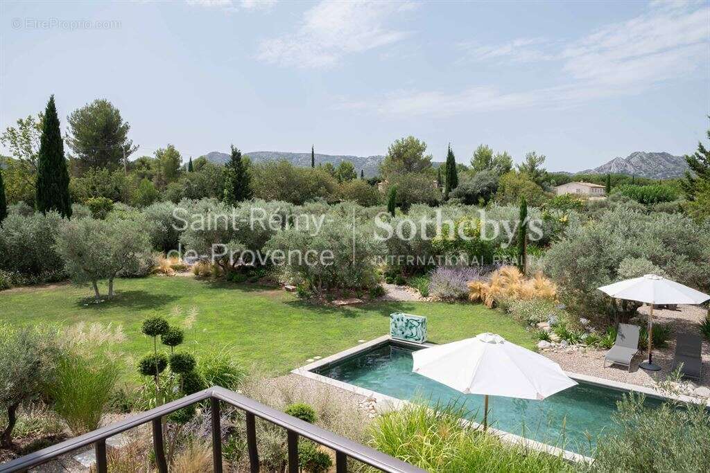 Magnifique propriété à acquérir à Eygalières - photo 2