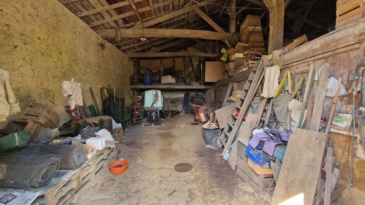 Proche st macaire - maison en pierre 140 m2 - dependances - photo 11