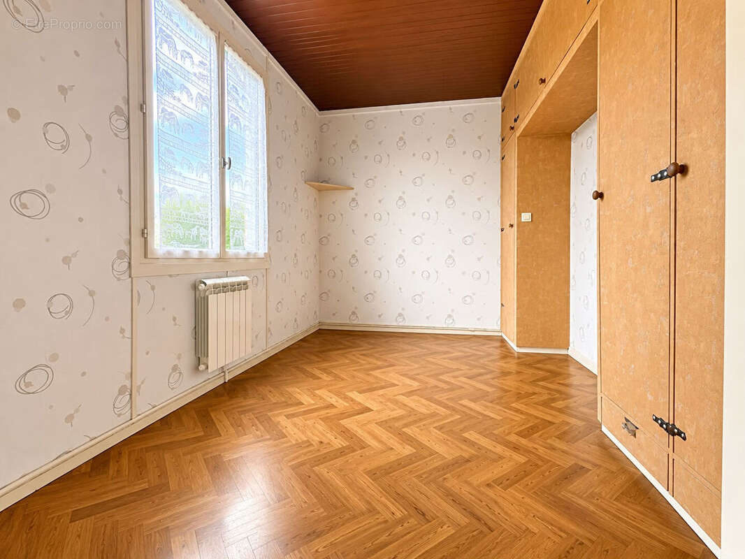 Maison à RUFFEY-LE-CHATEAU
