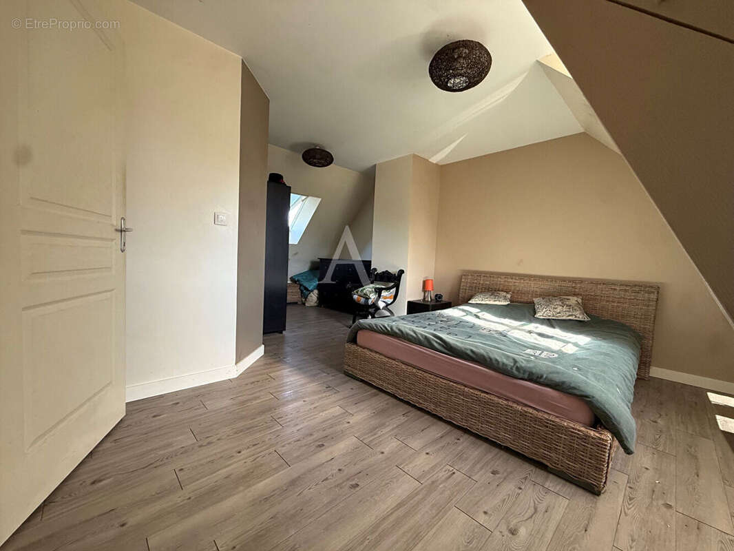 Maison à LE CHATELET-EN-BRIE