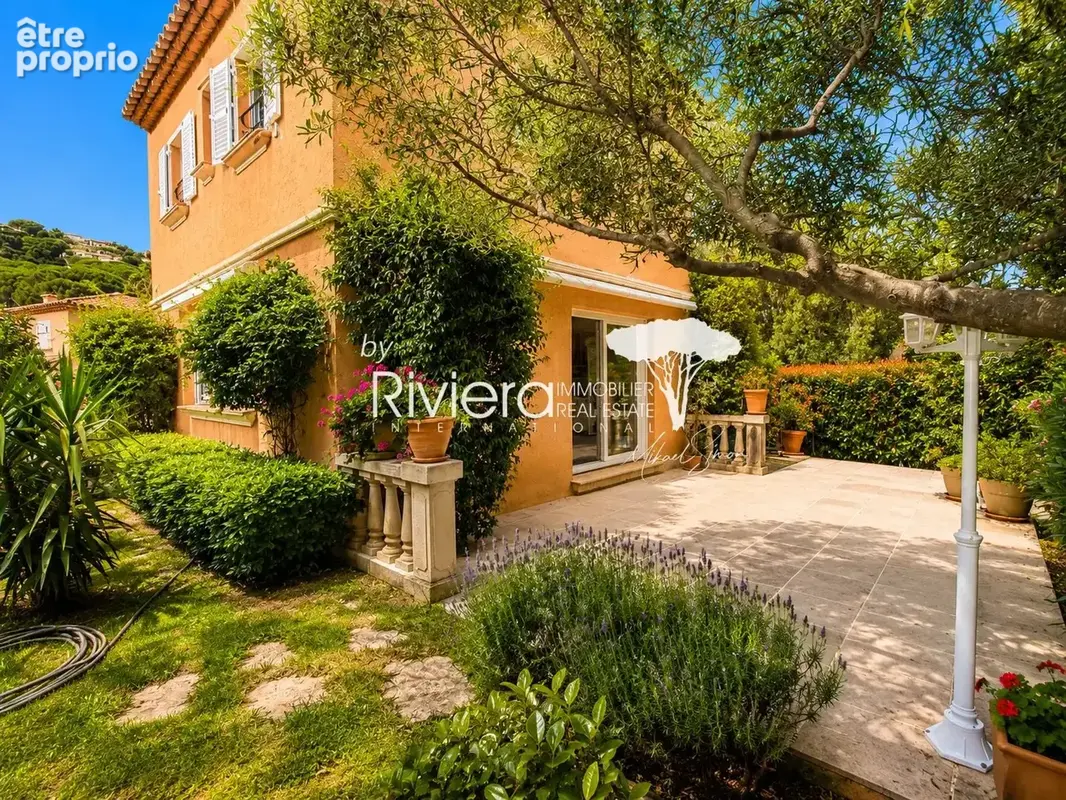 Cavalaire dans domaine privé - villa  4 chambres avec piscin - photo 3
