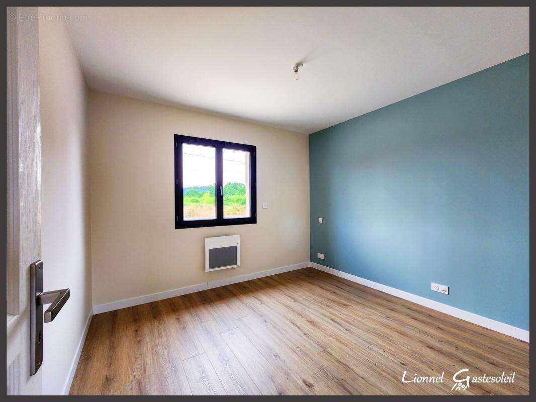 Maison à vendre de plain pied 3 pièces deux chambres sans travaux finition premium sur la commune du FLEIX (24) - photo 10