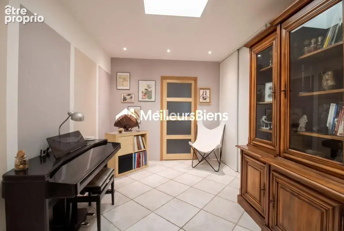 Maison de plain-pied 175 m2 5ch — à châtillon commerces à pieds — avec piscine, studio indépendant et garage - photo 10