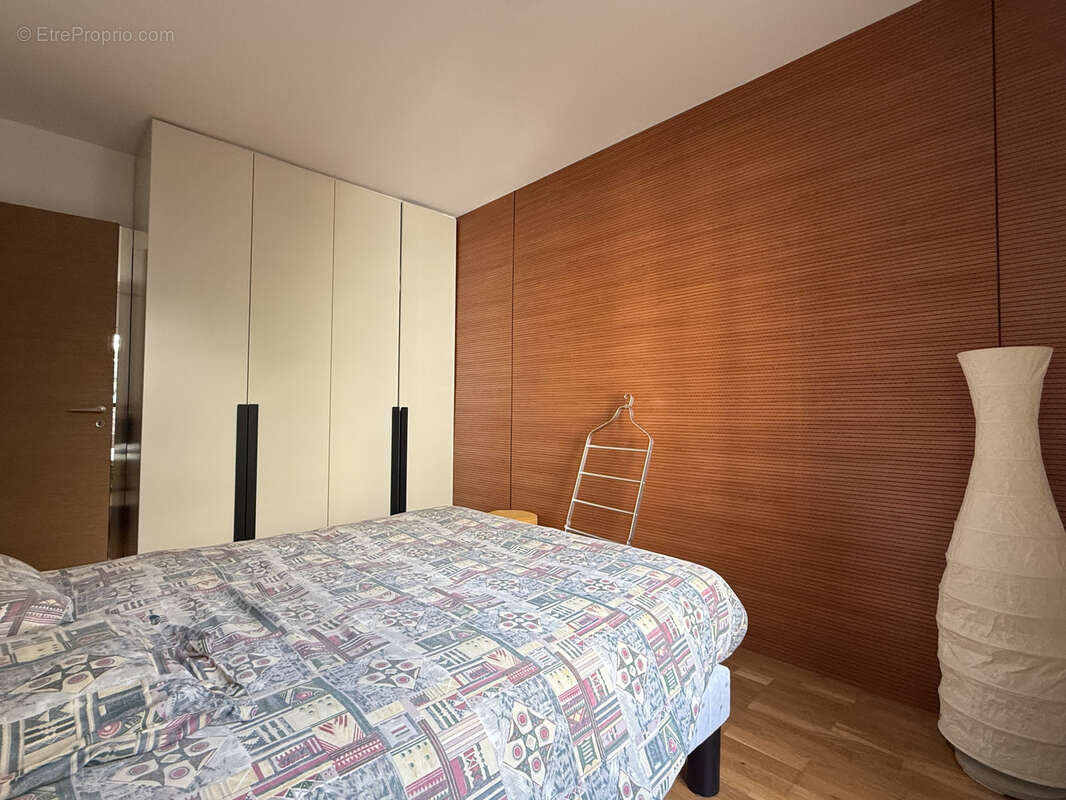 Appartement à COURBEVOIE