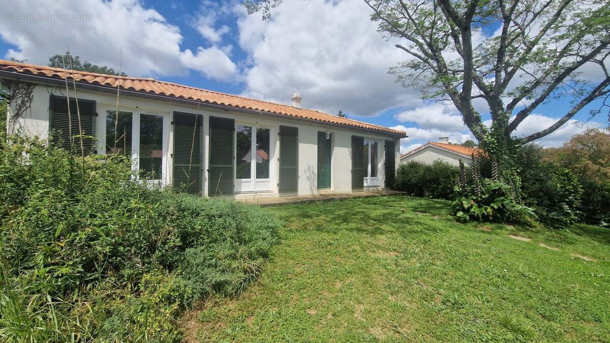 Maison à LA CRECHE