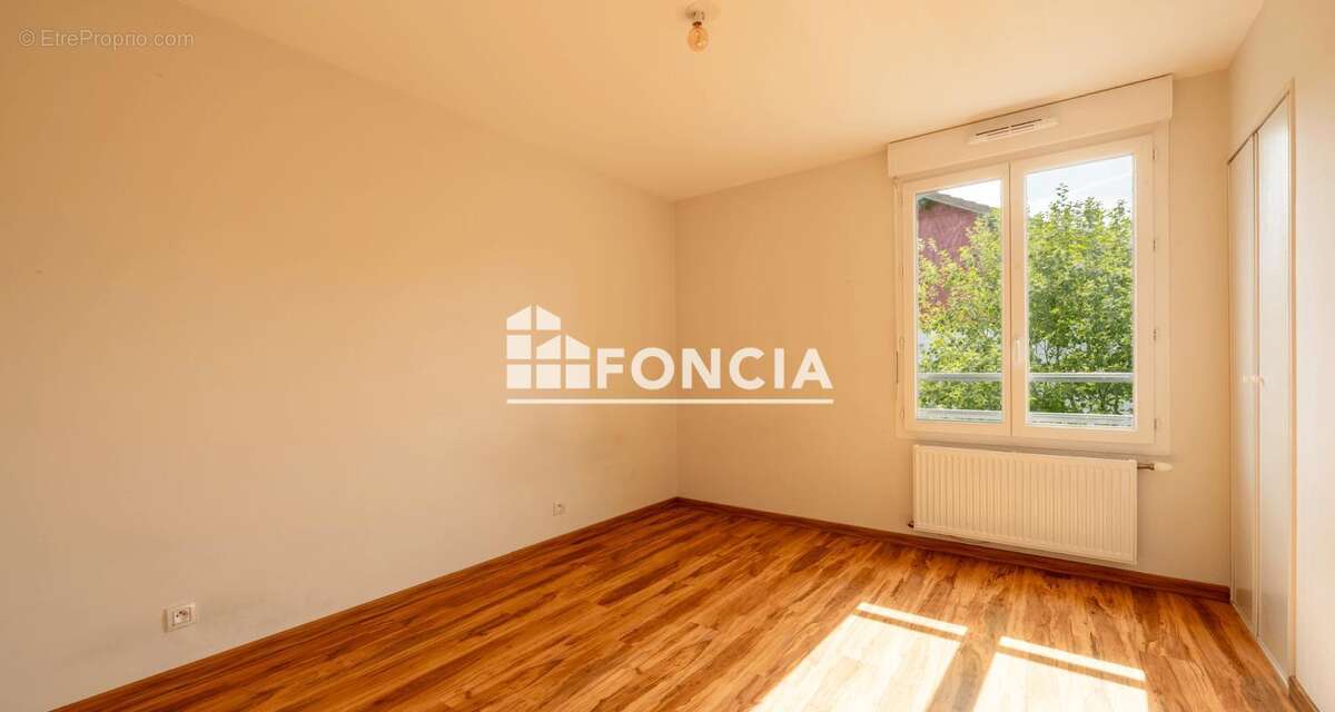 Appartement à CRUSEILLES