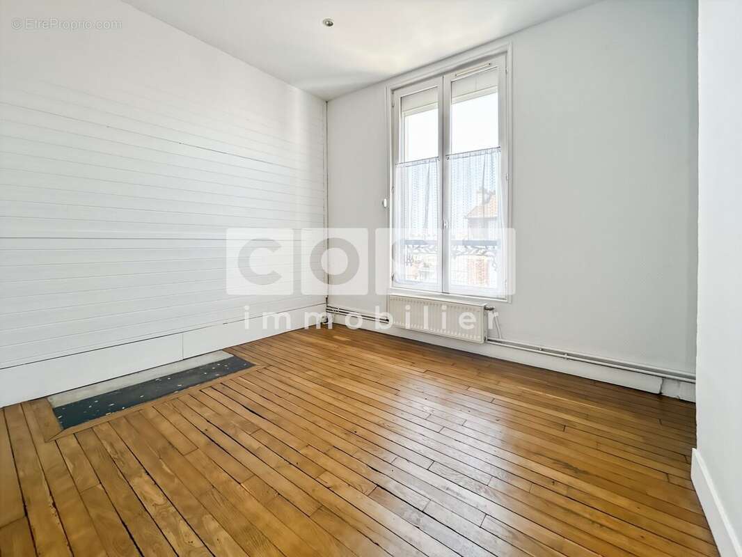 Appartement à LA GARENNE-COLOMBES