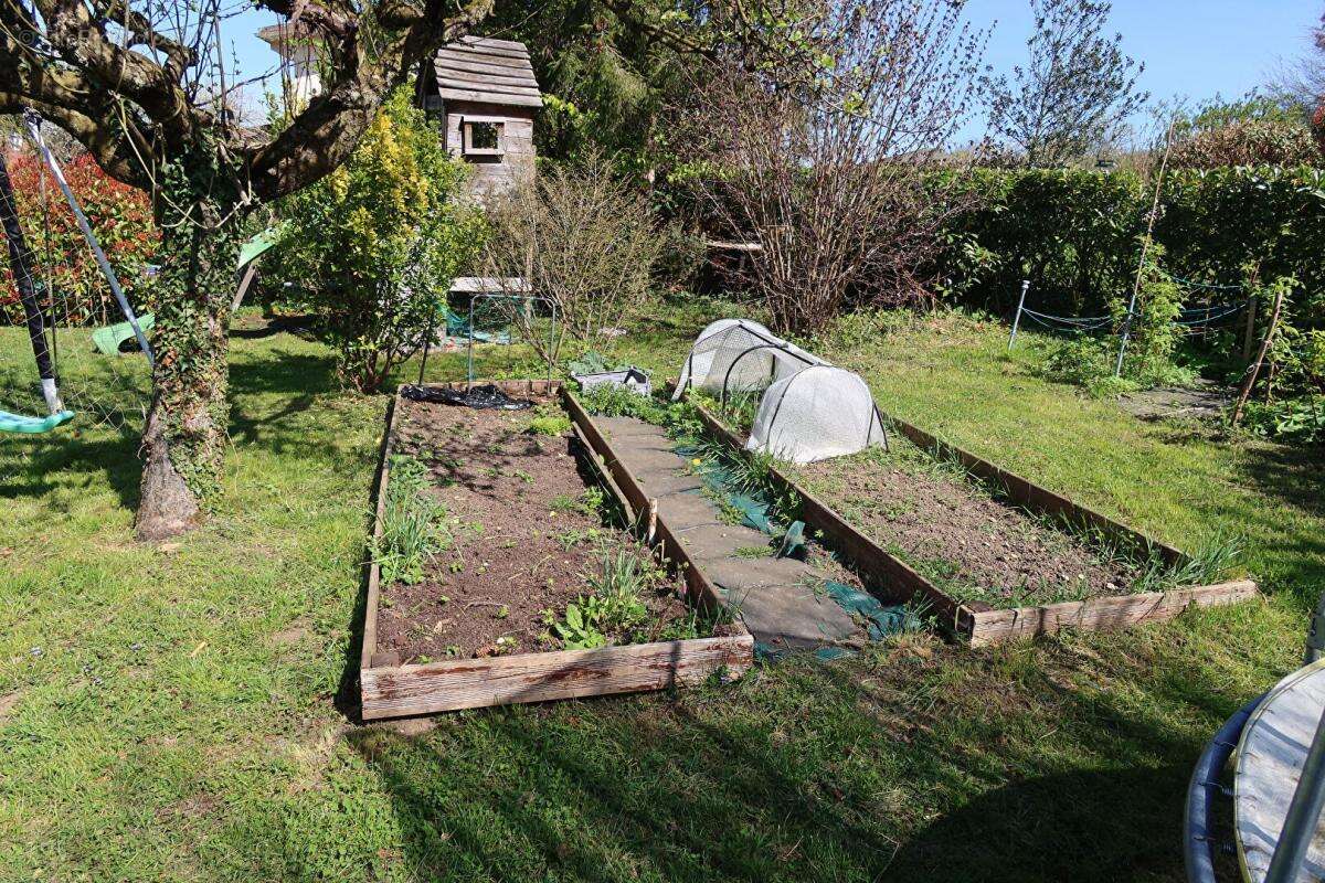 Maison à AUXON-DESSUS