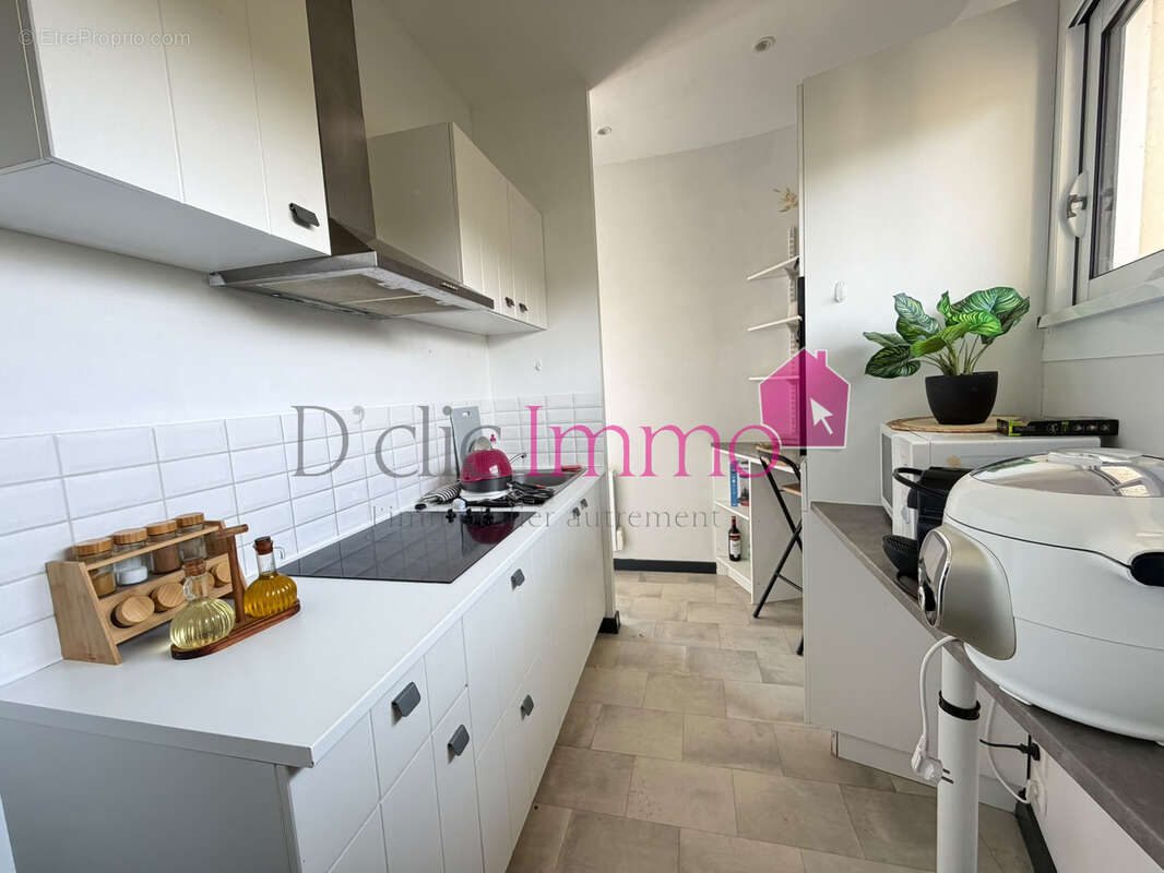 GIVRAND - Maison de 278m2 comprenant trois appartements - terrain clos de 2156 m2 - photo 16
