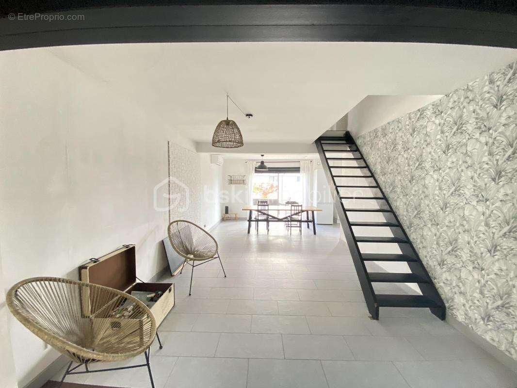 Maison à SAINT-CANNAT