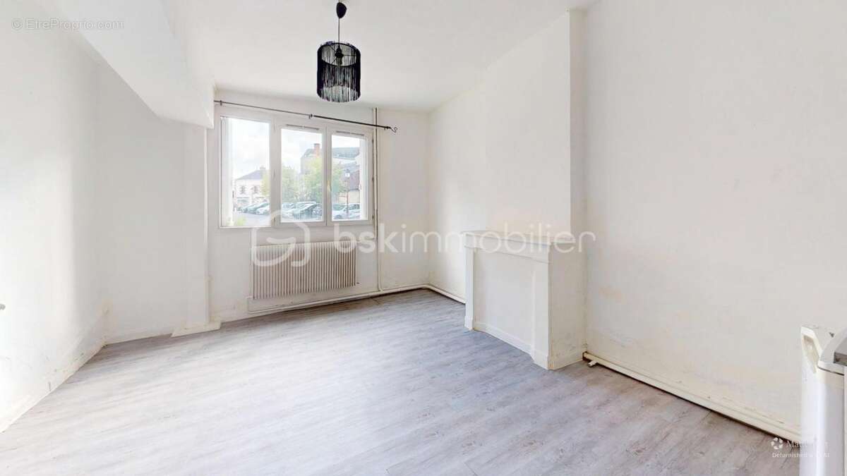 Maison à BELLEGARDE