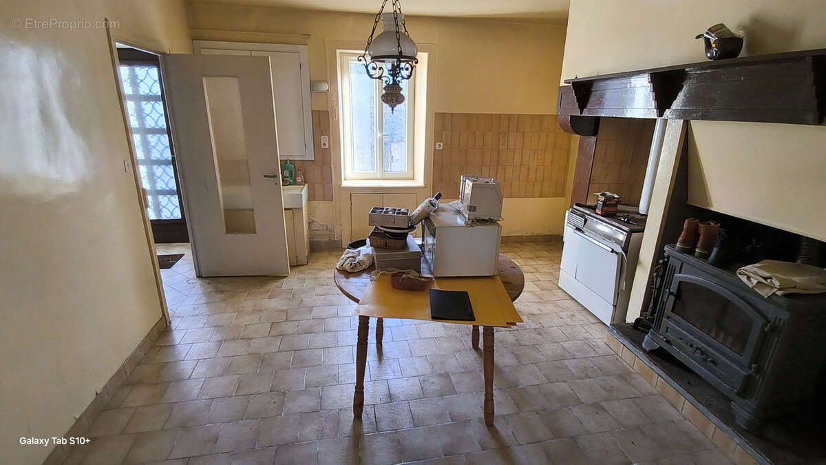 Maison à LA CROISILLE-SUR-BRIANCE