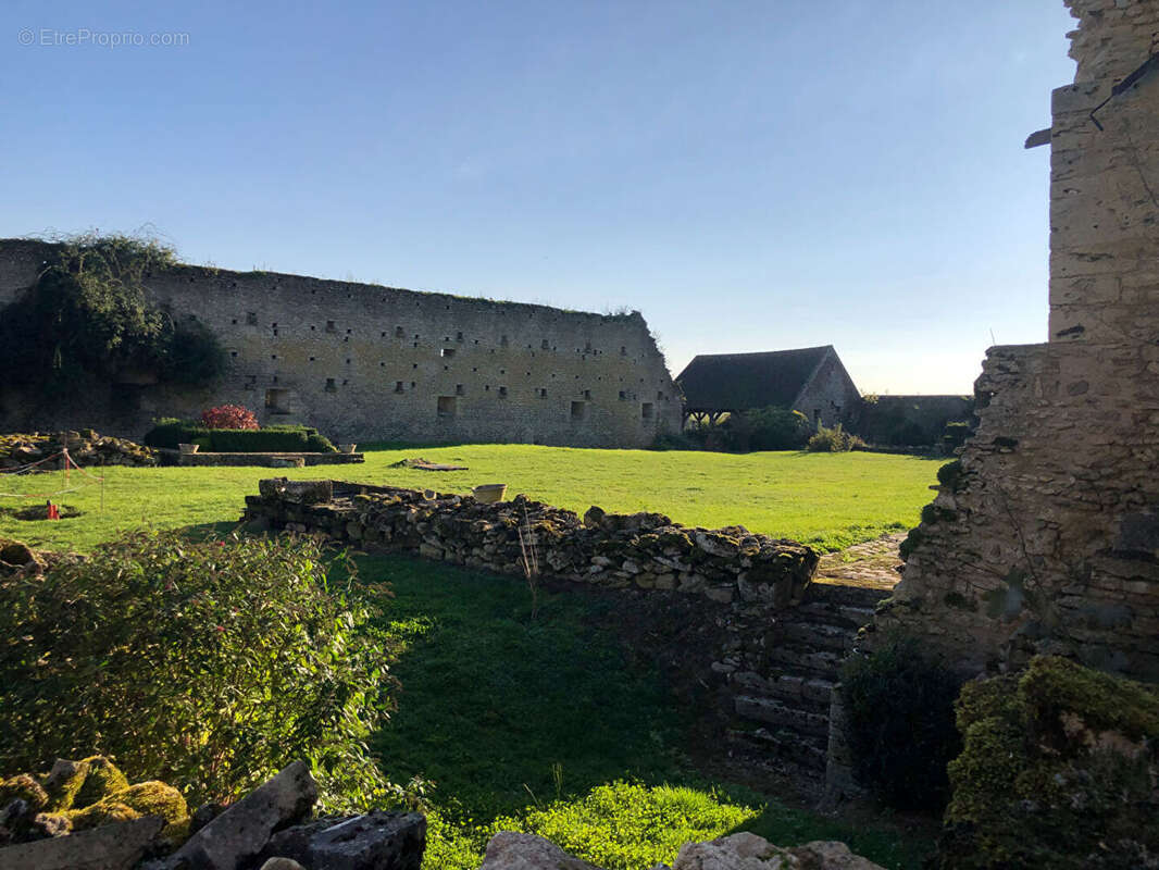 Maison à AUTHEVERNES
