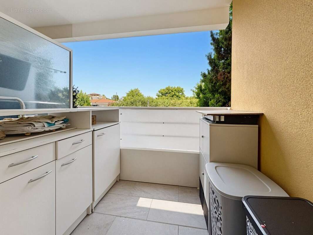 Appartement à LATTES