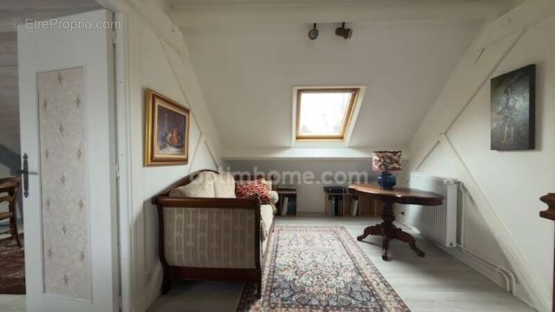 Maison à SAINT-CYR-SOUS-DOURDAN